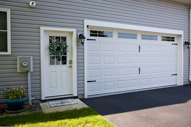 24/7 Emergency Garage Door Panel Replacement experts in Baltimore city County, MD